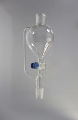 Pressure equalising funnel