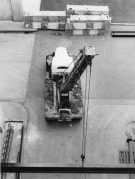 Crane lifting girder
